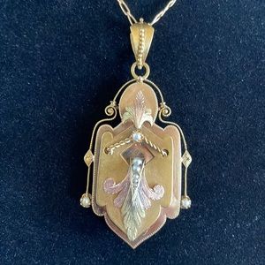 14k Antique Victorian Locket 15 grams
